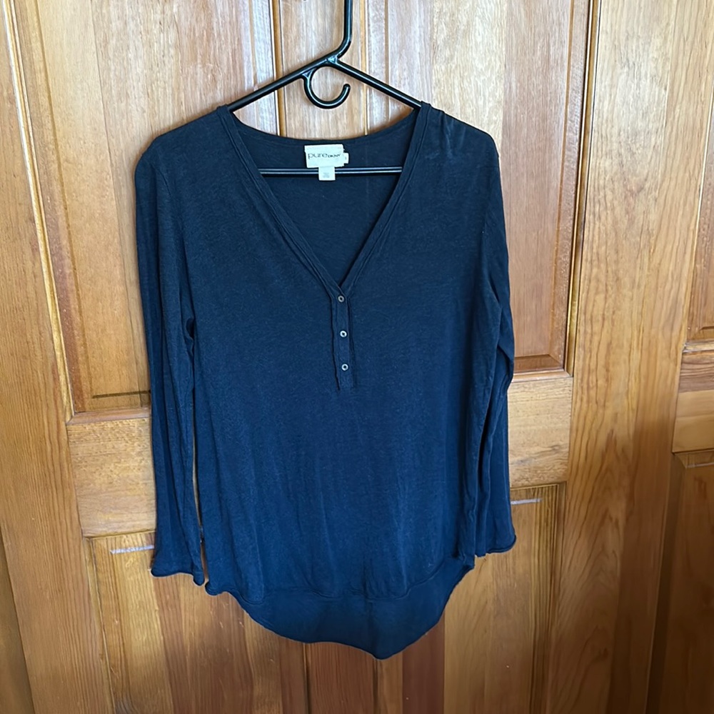 Pure DKNY long sleeve shirt. Size medium. Great condition.
